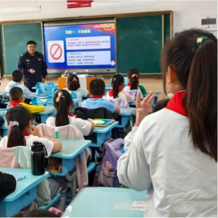 普法宣传进校园